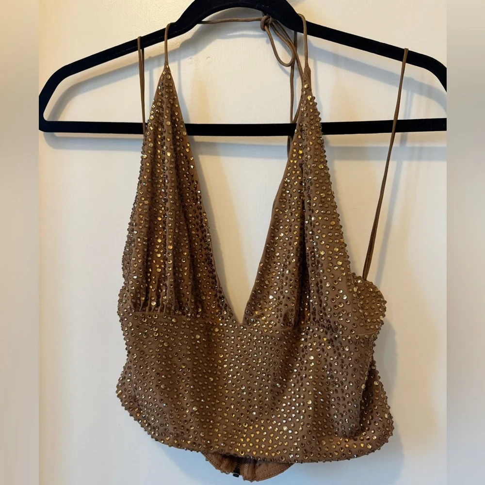 Alice and Olivia HANNAH EMBELLISHED TOP TAN/CRYSTAL - Picture 5 of 10